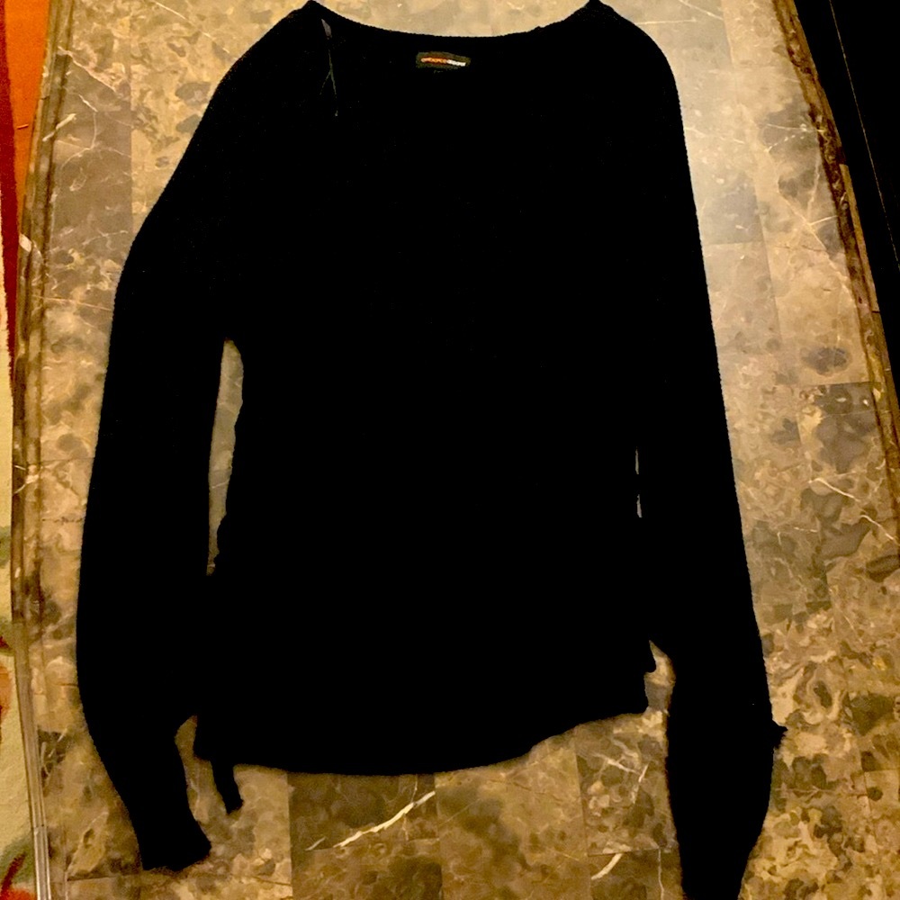 Ambiance Apparel sweat shirt